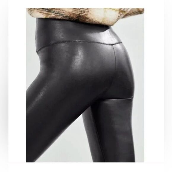 Aritzia Wilfred Free Black Daria Pant High-waisted Vegan Leather legging size XS - Picture 5 of 10